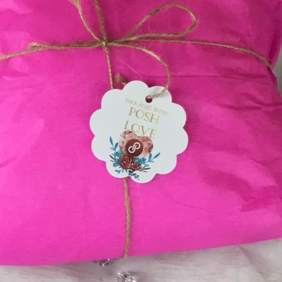 100 count Hanging Tags,  Scallop Round Poshmark Tags - Picture 3 of 12